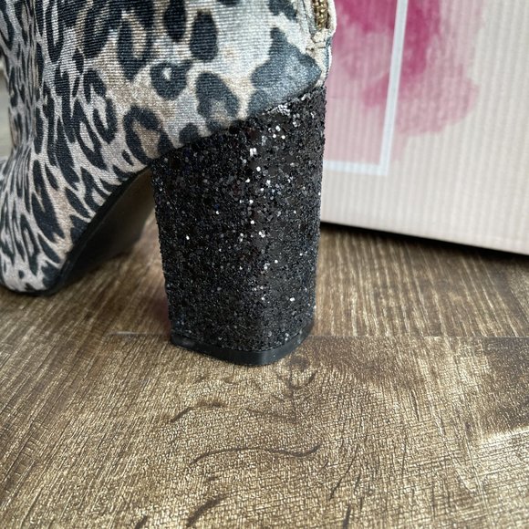 Not Rated NWB animal print velvet bootie with glitter heel size 8.5. - Picture 5 of 13